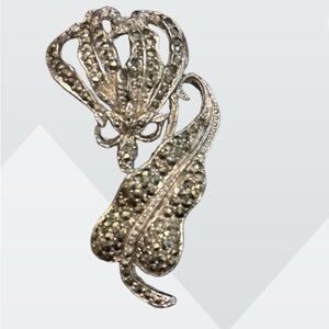 Esquisite Silver-Toned & Marcasite Floral Leaf Brooch